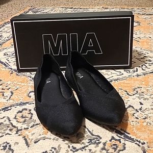 Mia amoral black knit wide flats